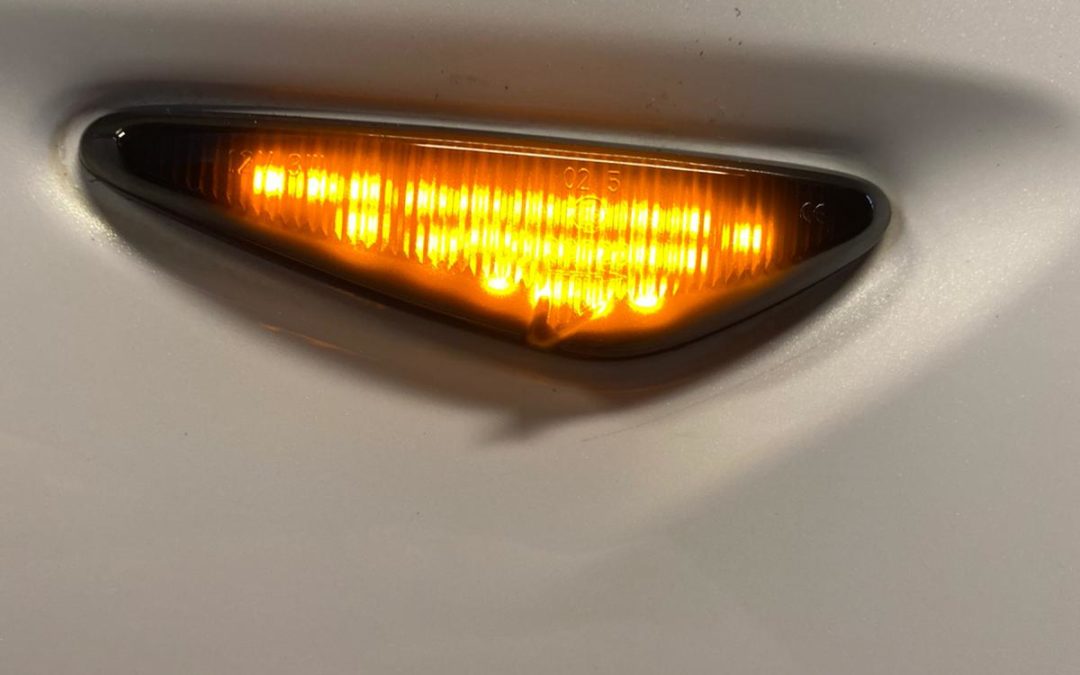 LED Seitenblinker (3 Streifen sequentiell) schwarz für Mazda MX-5 ND/RF & Fiat 124 Spider und Abarth