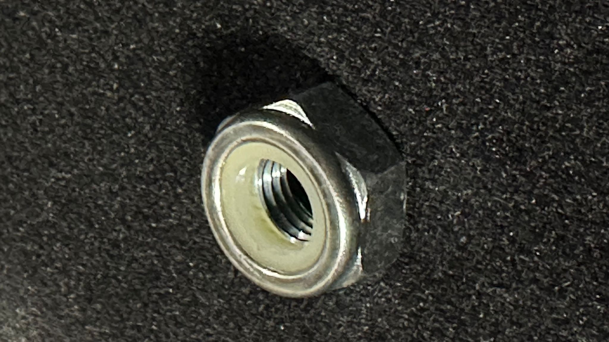 Lenkradmutter – Mazda (mit Loctite-Versiegelung) 2 Lenkradmutter – Mazda (mit Loctite-Versiegelung) – Bild 2